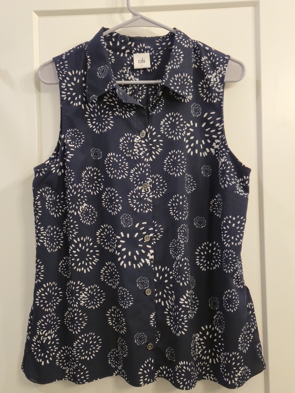 CAbi Navy Sleeveless Button-Front Shell with White Burst Motif